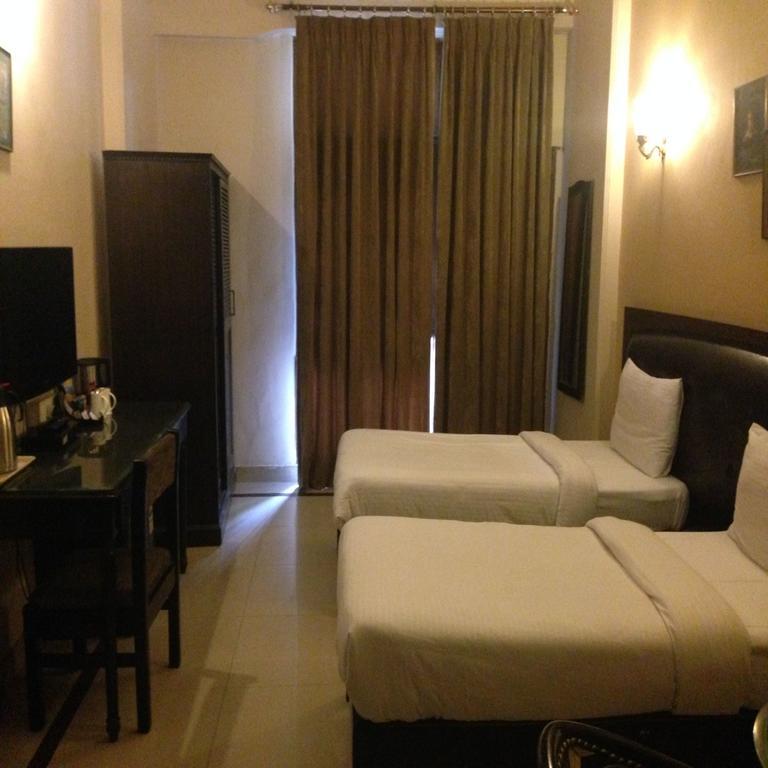 แฟ็บเอ็กซ์เพรส ลอยด์ เฮาส์ Hotel นิวเดลี ภายนอก รูปภาพ